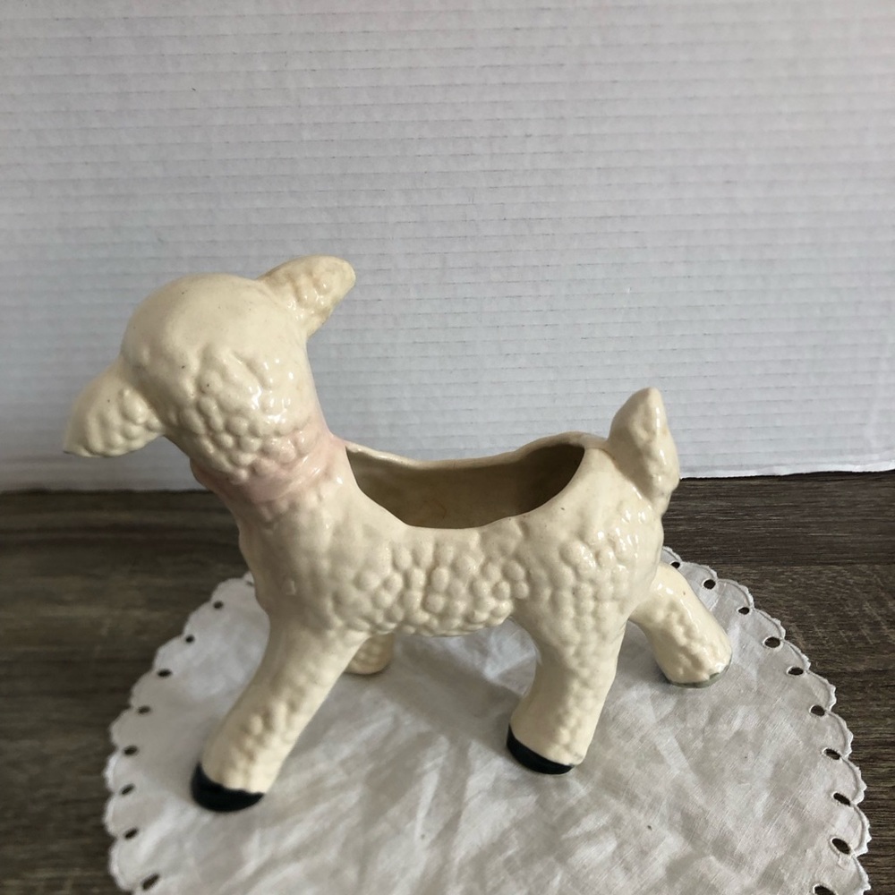 Vtg MCM Adorable Ceramic Lamb Planter - Picture 4 of 10